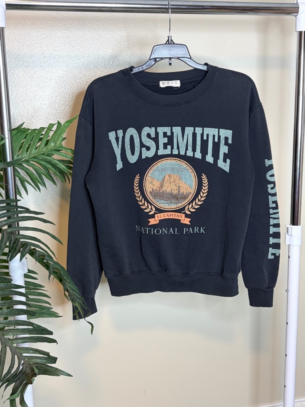 Black Crewneck Sweatshirt Oversized Cozy Minimalist Athleisure Pullover Size Med